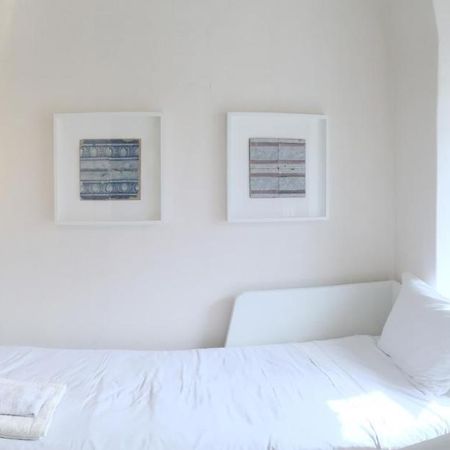 Room Atalaia- Ideal For Single Lisboa 外观 照片