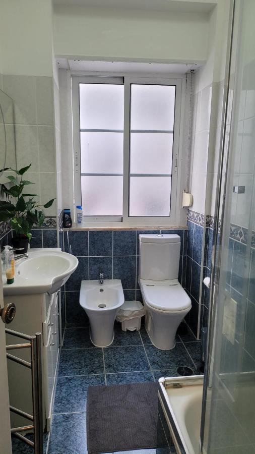 Room Atalaia- Ideal For Single Lisboa 外观 照片
