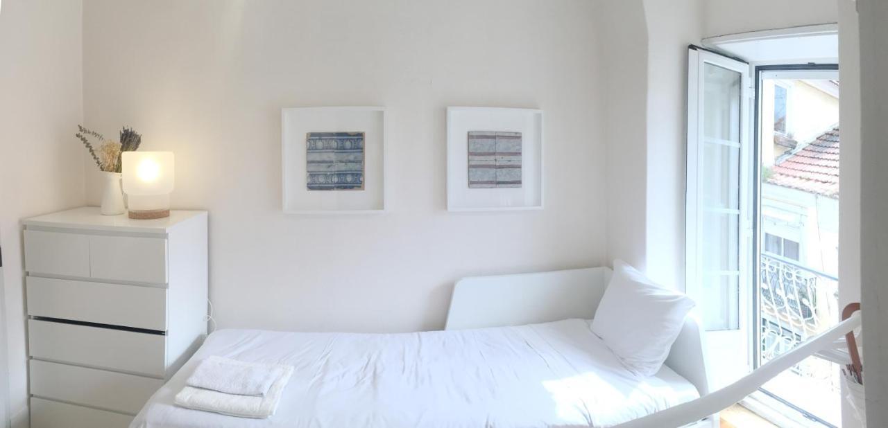 Room Atalaia- Ideal For Single Lisboa 外观 照片